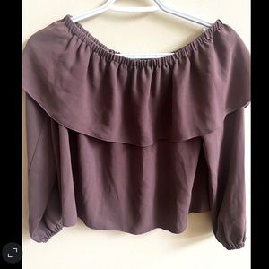 Aritzia Wilfred Off The Shoulder Top. Fits XXS, XS and Small.